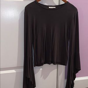 Zara not too cropped Top with flowy sleeves